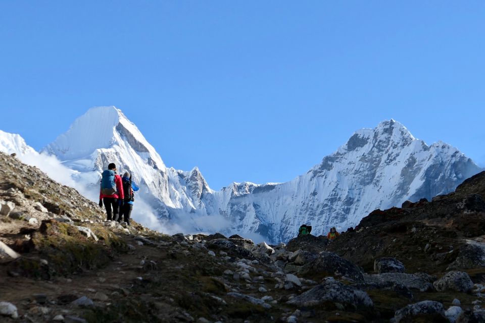 Everest Three High Passes Trek: a Journey of Majestic Peaks - Inclusive Services