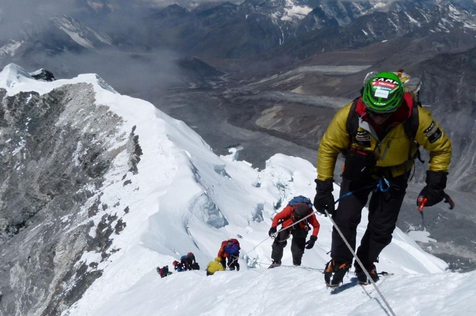 Lobuche East Peak Via Everest Base Camp - Key Points
