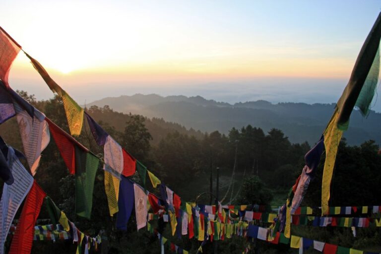 Kathmandu: Nagarkot Sunrise Tour With Breakfast & Day Hike