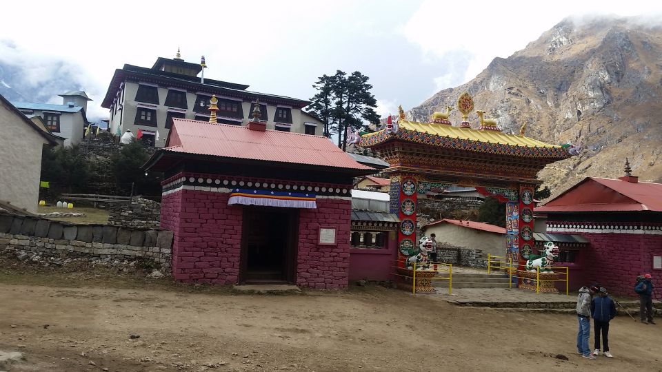 1 Month Buddhist Monastery Retreats in Tengboche Nepal - Retreat Overview