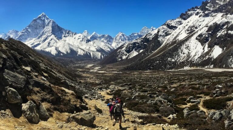Everest 3 High Pass Trek – 19 Days